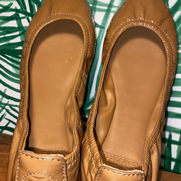 Tory Burch Eddie Tan Patent Leather Slip On Ballet Flats Women’s 8 M - Picture 9 of 10